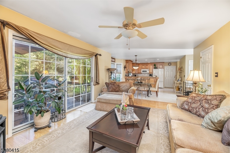 Vernon Twp., New Jersey 07461, United States, 4 Bedrooms Bedrooms, ,3 BathroomsBathrooms,Residential,Active,200586