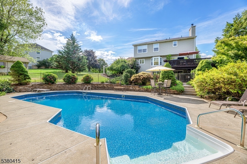 Vernon Twp., New Jersey 07461, United States, 4 Bedrooms Bedrooms, ,3 BathroomsBathrooms,Residential,Active,200586