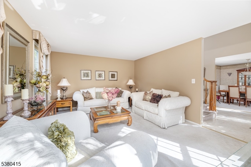 Vernon Twp., New Jersey 07461, United States, 4 Bedrooms Bedrooms, ,3 BathroomsBathrooms,Residential,Active,200586