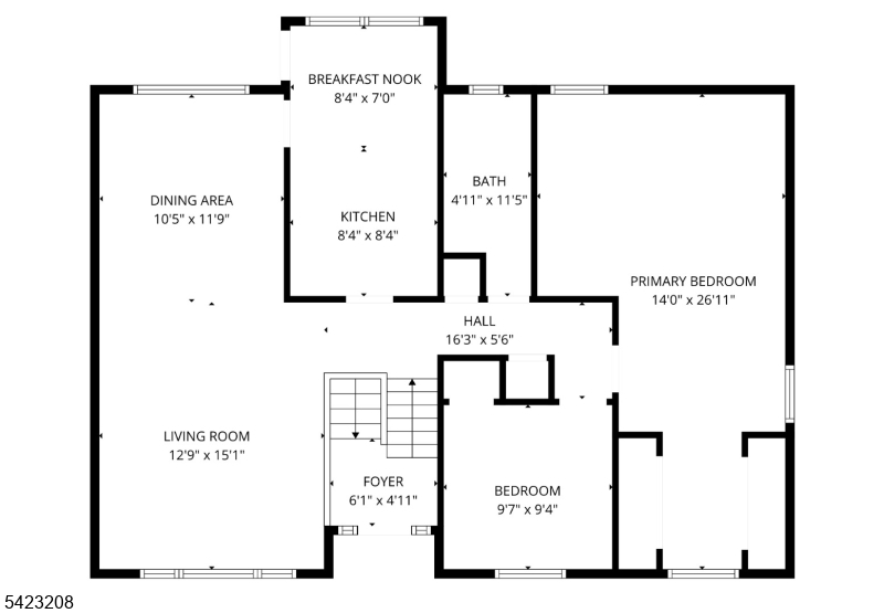 Main image without alt text