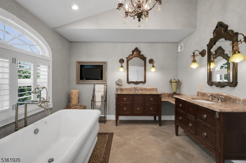 Independence Hill - Residential