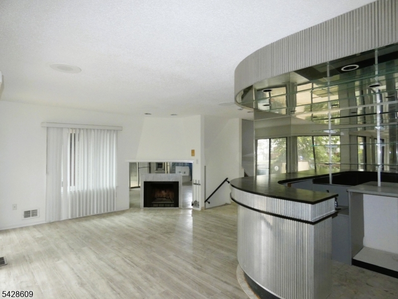 Near Waterfront - Residential Income