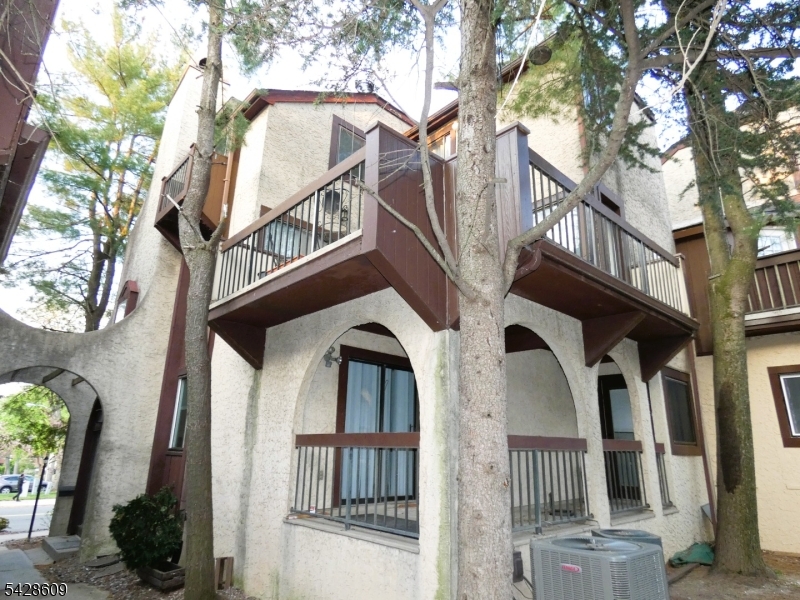 Near Waterfront - Residential Income