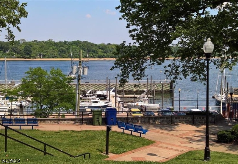 Near Waterfront - Residential Income
