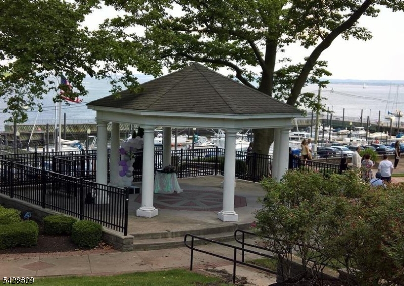 Near Waterfront - Residential Income