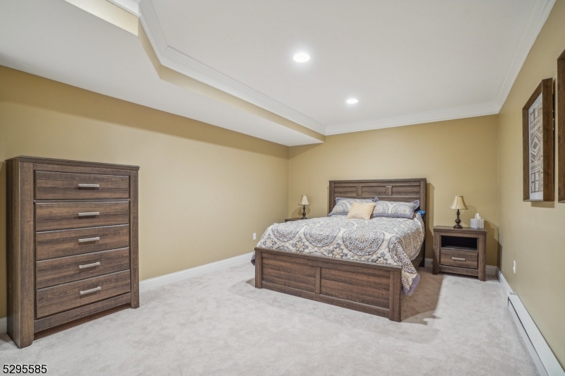 Ironia, Heritage VIII - Residential