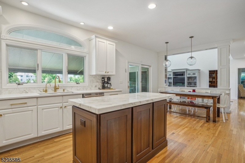 Ironia, Heritage VIII - Residential