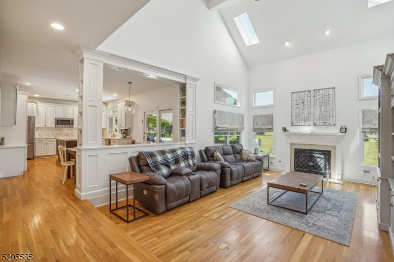 Ironia, Heritage VIII - Residential