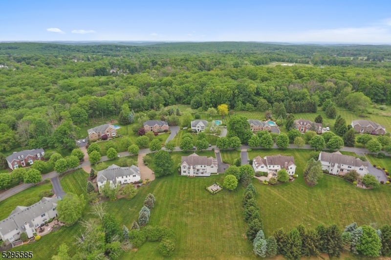 Ironia, Heritage VIII - Residential