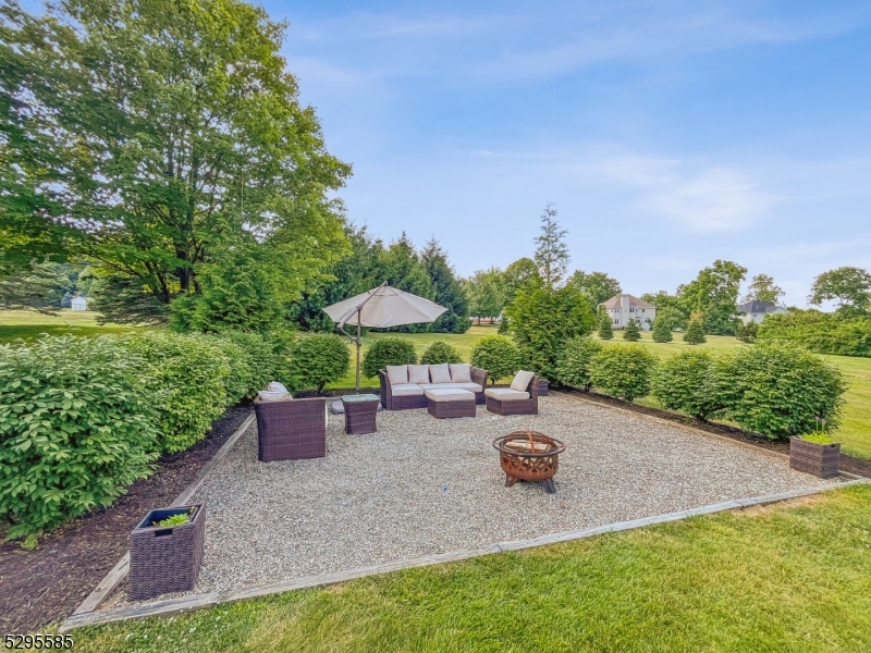 Ironia, Heritage VIII - Residential