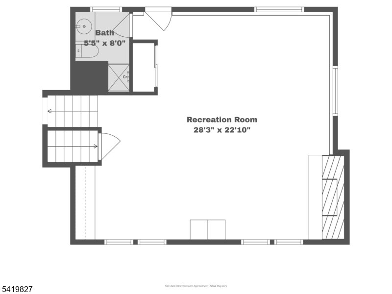 Main image without alt text