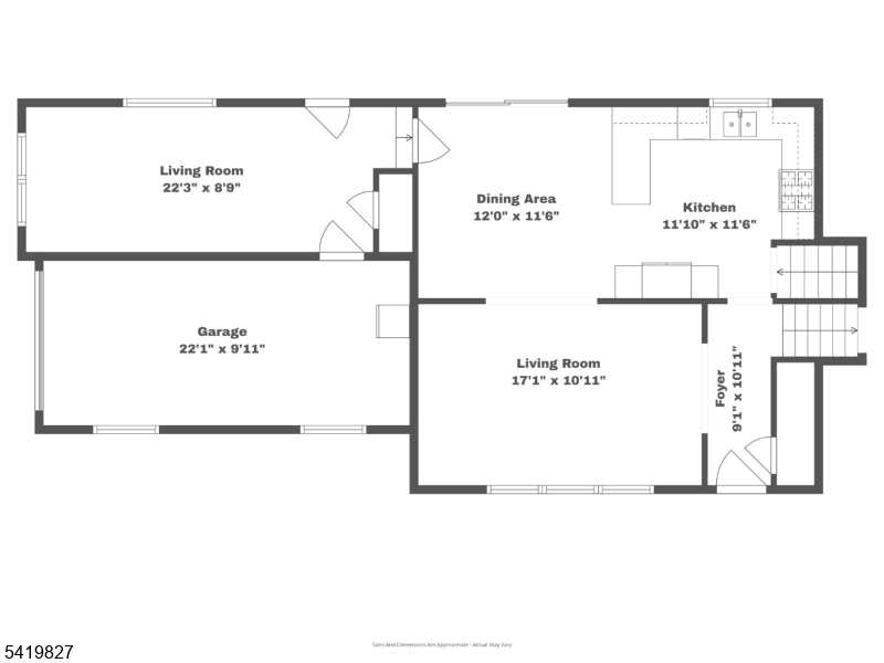 Main image without alt text