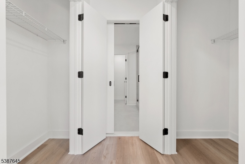 HARBOR FRONT - Residential