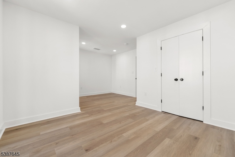 HARBOR FRONT - Residential