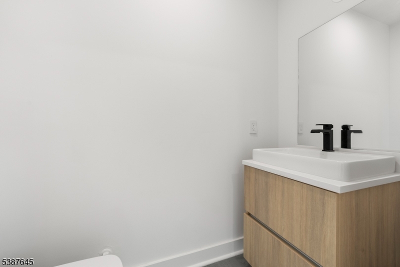 HARBOR FRONT - Residential