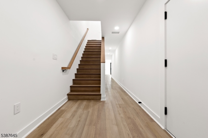 HARBOR FRONT - Residential