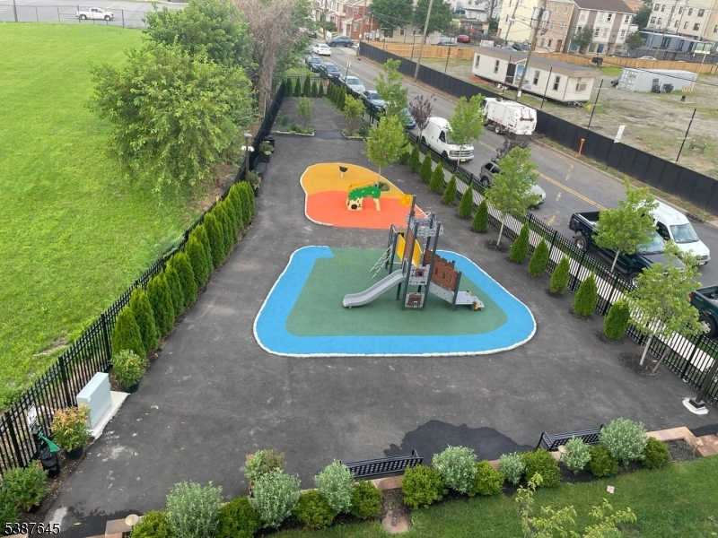 HARBOR FRONT - Residential