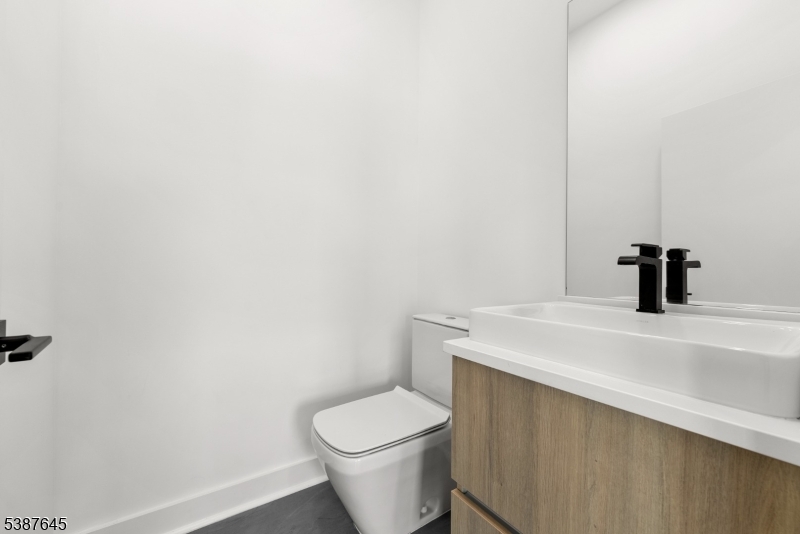 HARBOR FRONT - Residential