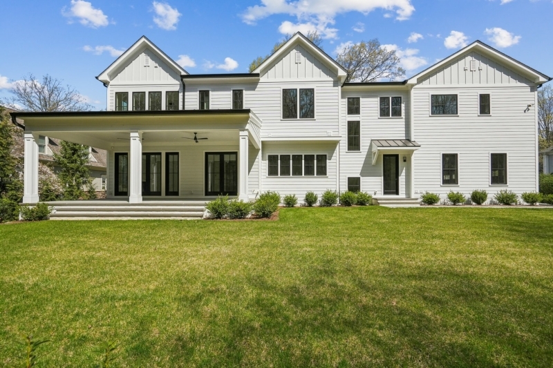11 Addison Dr