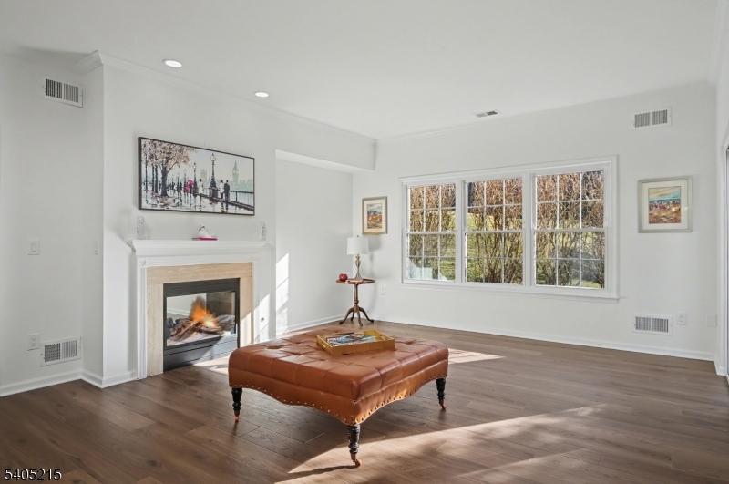 FOUR OAKS/ THE HILLS - Residential