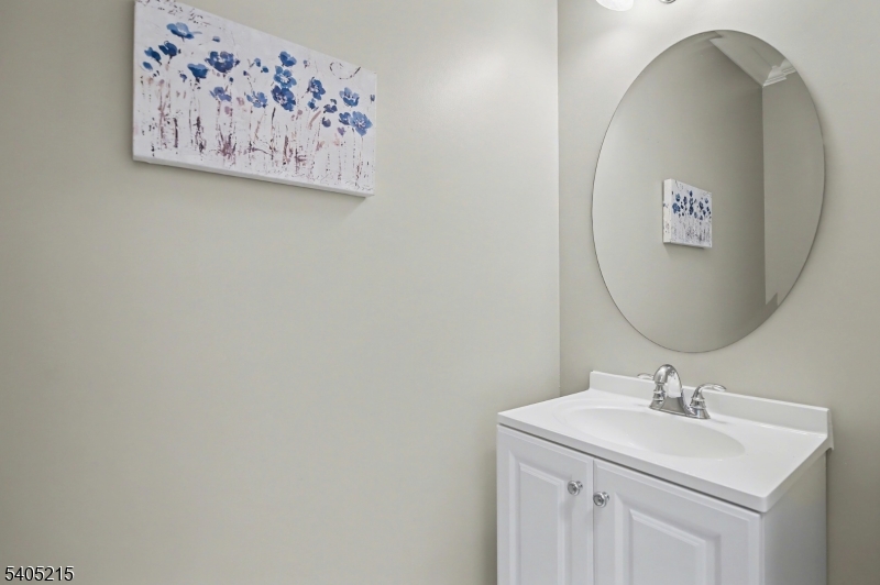 FOUR OAKS/ THE HILLS - Residential