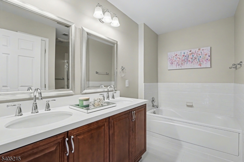 FOUR OAKS/ THE HILLS - Residential