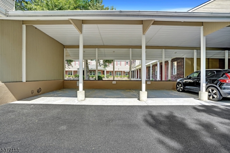 Columbia Commons - Commercial Lease