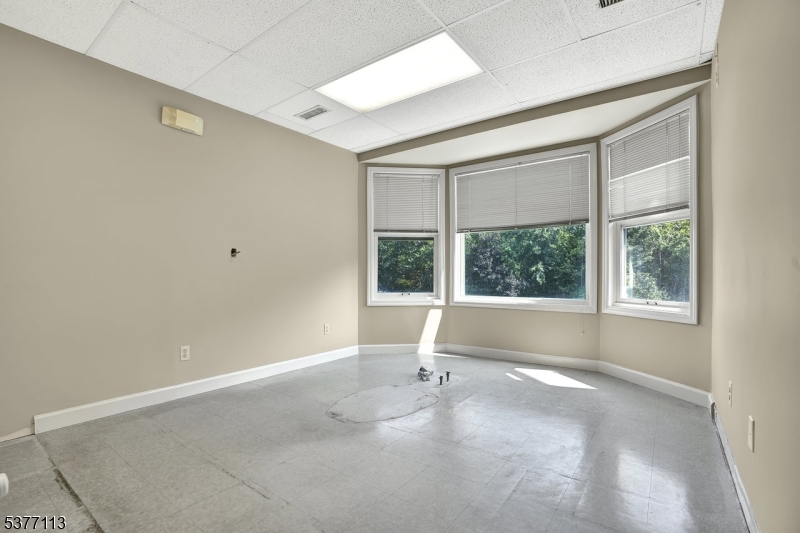 Columbia Commons - Commercial Lease