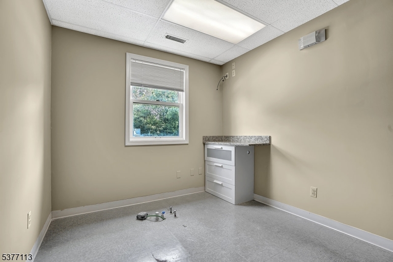 Columbia Commons - Commercial Lease