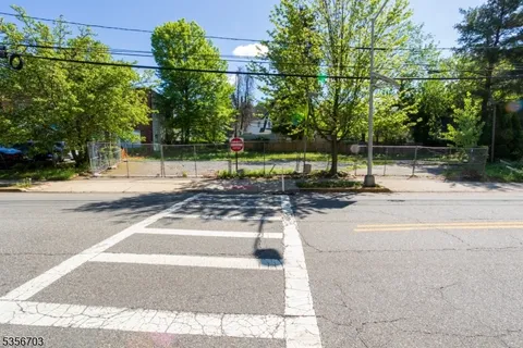 MLS: 3962082
