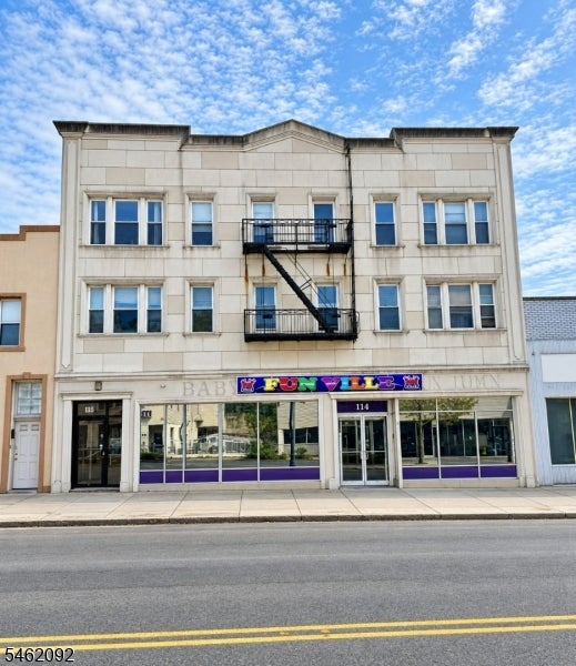 Photo 1 of 21 — 114-116 Washington Ave 9, Belleville Twp., NJ 07109