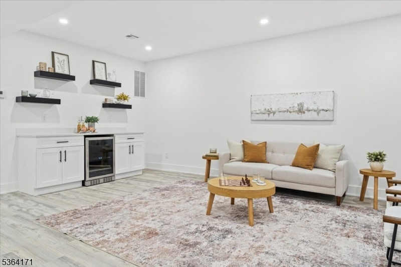 SOUTH SIDE - Residential