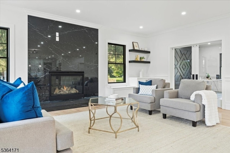 SOUTH SIDE - Residential