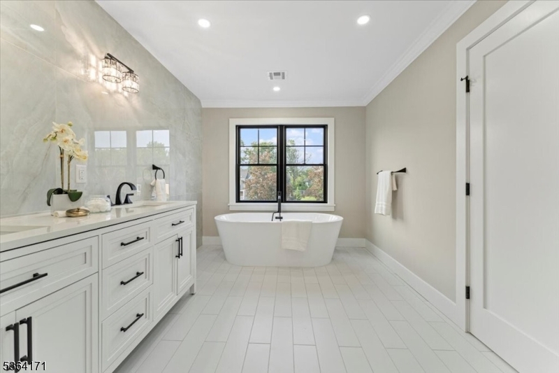 SOUTH SIDE - Residential