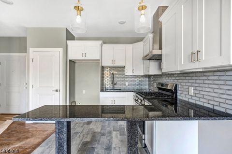MLS: 3943278