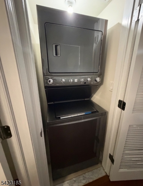 209-211 40th St - Residential