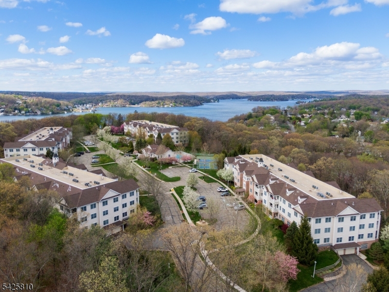 HORIZONS AT MOUNT ARLINGTON - Residential