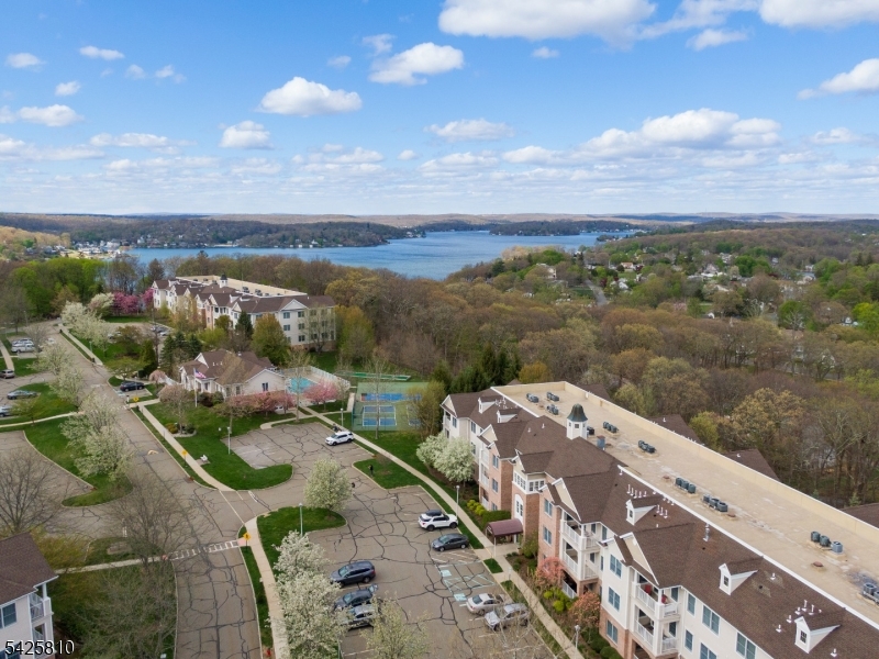 HORIZONS AT MOUNT ARLINGTON - Residential