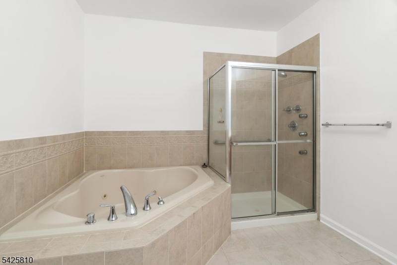 HORIZONS AT MOUNT ARLINGTON - Residential