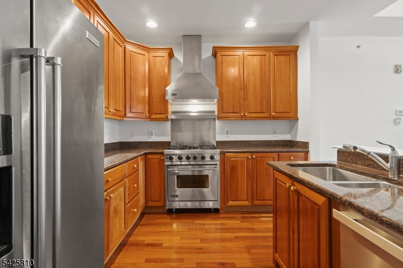 HORIZONS AT MOUNT ARLINGTON - Residential