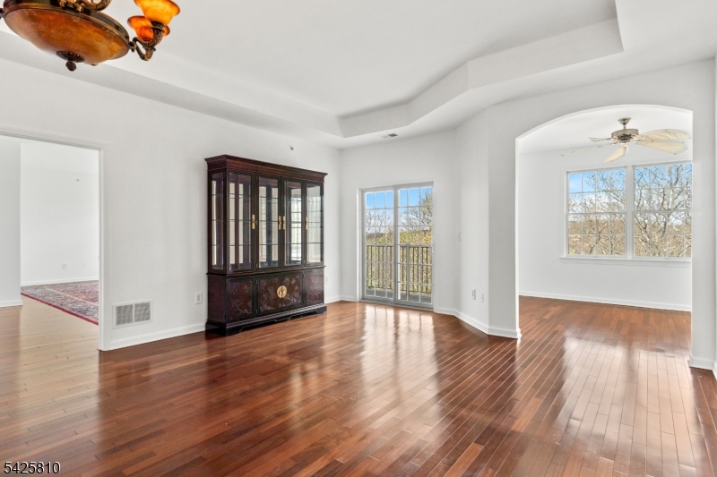 HORIZONS AT MOUNT ARLINGTON - Residential