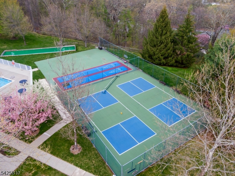 HORIZONS AT MOUNT ARLINGTON - Residential