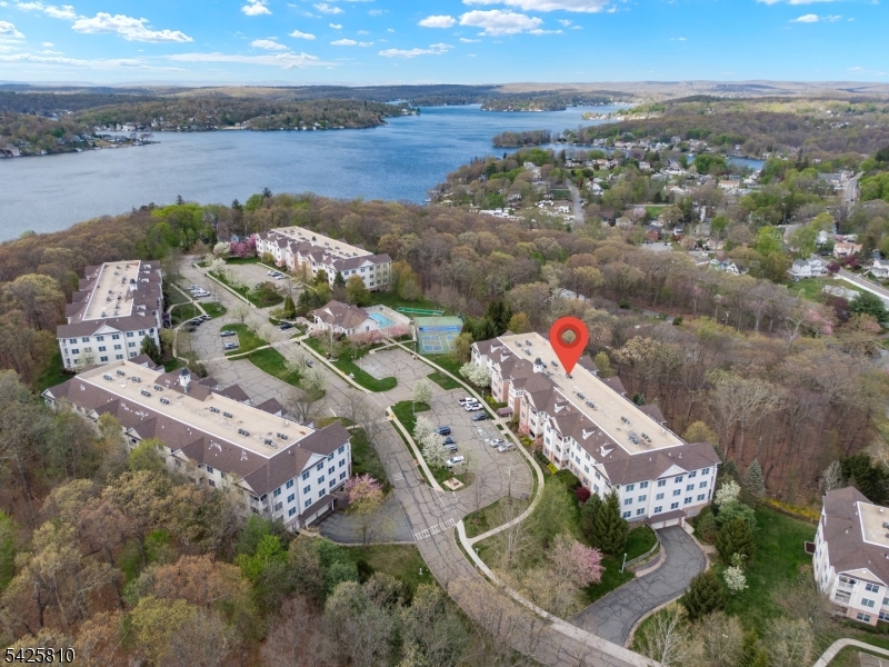 HORIZONS AT MOUNT ARLINGTON - Residential