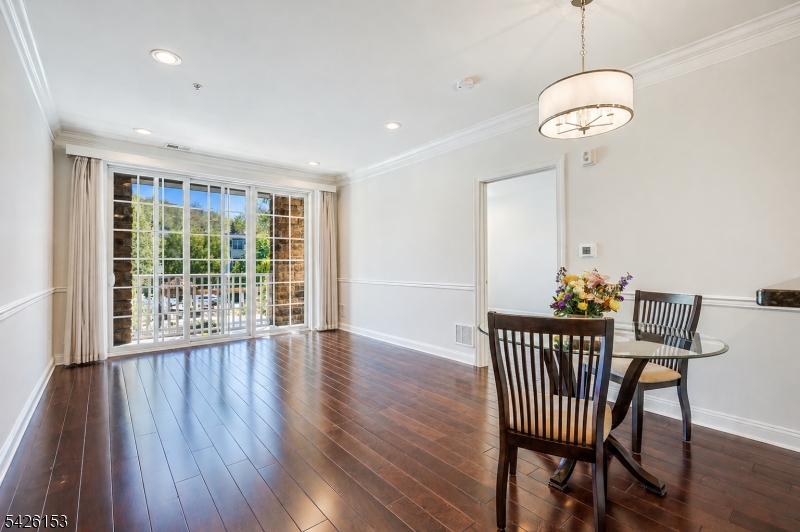 Four Seasons - Residential