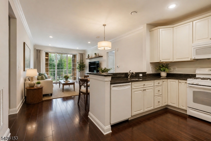 Four Seasons - Residential