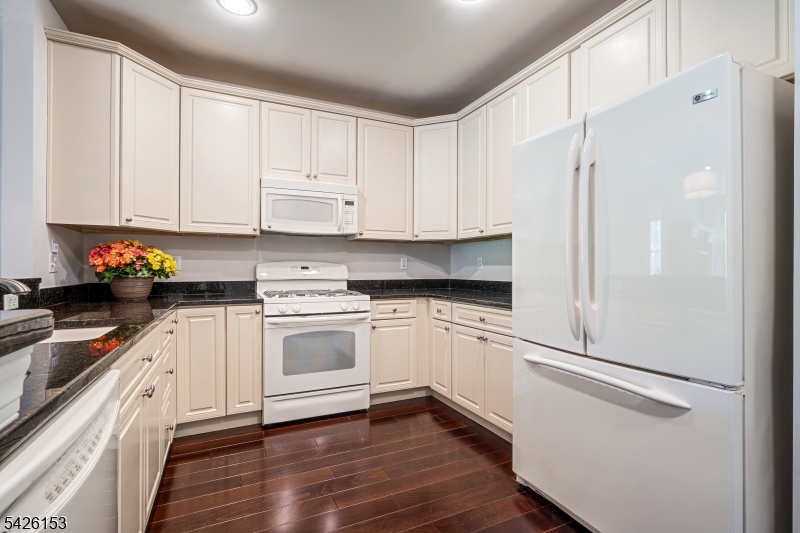 Four Seasons - Residential