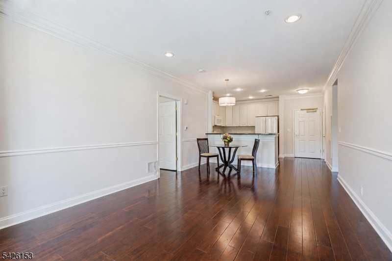 Four Seasons - Residential