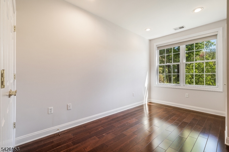 Four Seasons - Residential