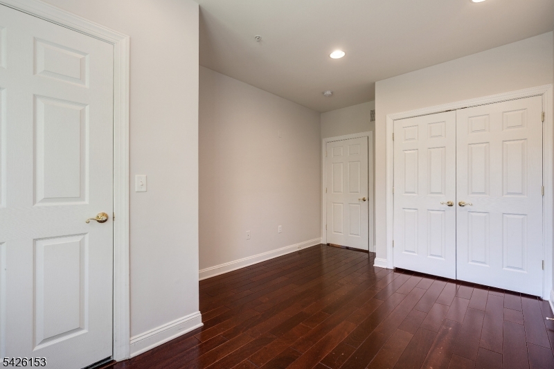 Four Seasons - Residential