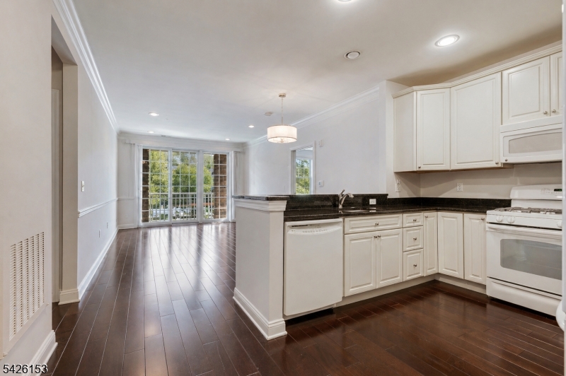 Four Seasons - Residential